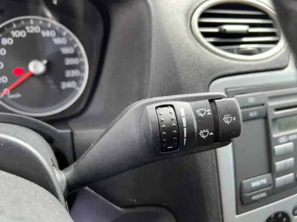 Ford Focus 1.4 16V Trend 16