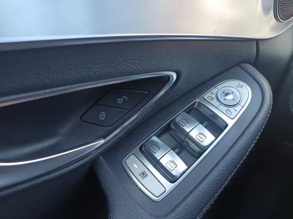 Mercedes-Benz C 300 BlueTEC Hybrid AMG Line 17