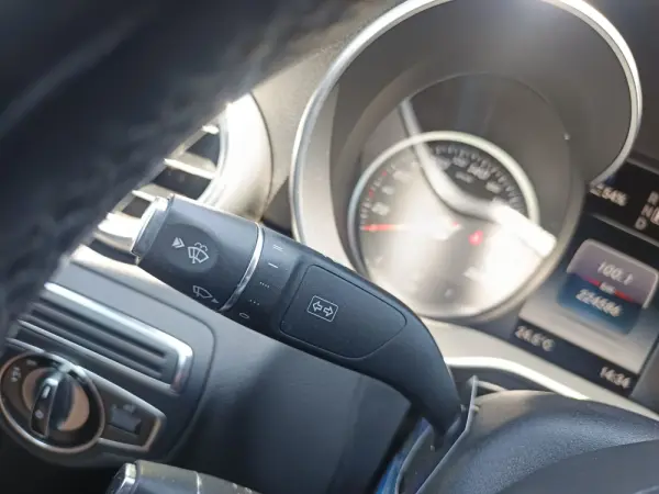 Mercedes-Benz C 300 BlueTEC Hybrid AMG Line 25