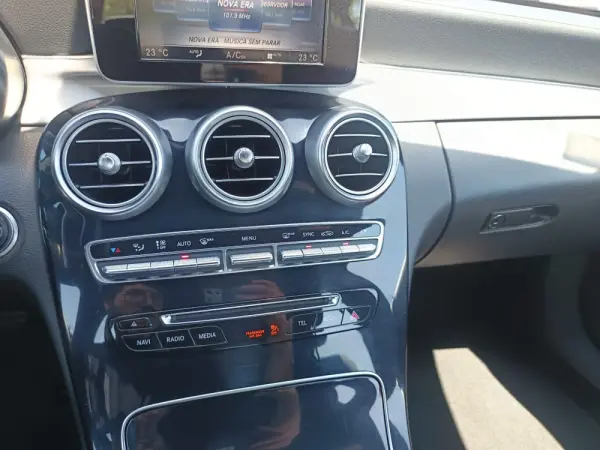 Mercedes-Benz C 300 BlueTEC Hybrid AMG Line 29