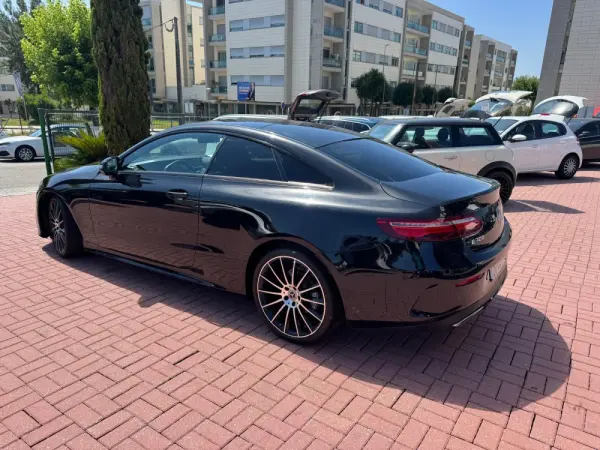 Mercedes-Benz E 300 AMG Line 5