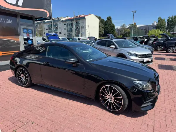 Mercedes-Benz E 300 AMG Line 9