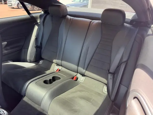 Mercedes-Benz E 300 AMG Line 14