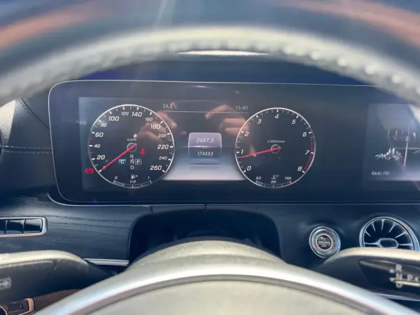 Mercedes-Benz E 300 AMG Line 25