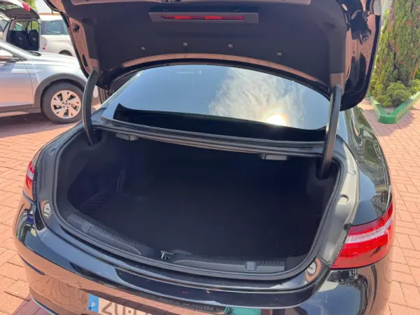 Mercedes-Benz E 300 AMG Line 28