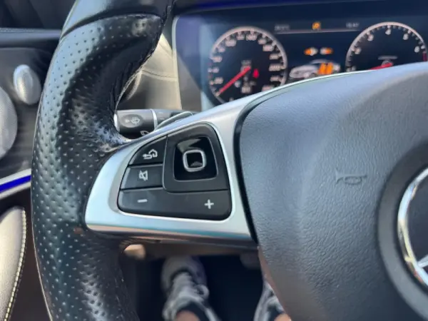 Mercedes-Benz E 300 AMG Line 30