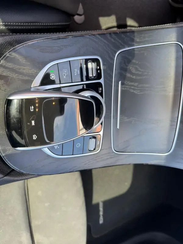 Mercedes-Benz E 300 AMG Line 37