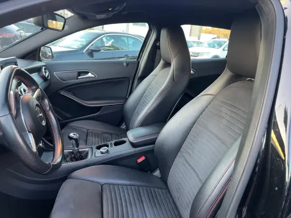 Mercedes-Benz GLA 180 CDi AMG Line 13