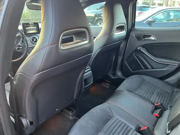 Mercedes-Benz GLA 180 CDi AMG Line 14