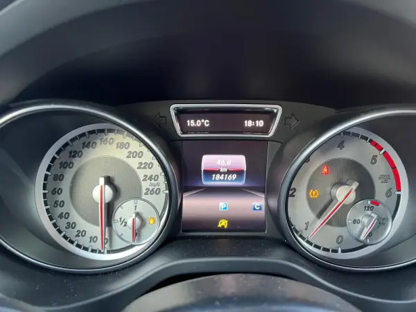 Mercedes-Benz GLA 180 CDi AMG Line 17