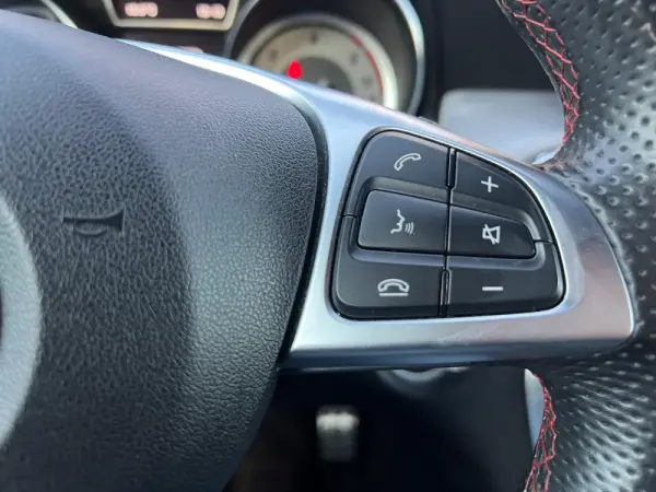 Mercedes-Benz GLA 180 CDi AMG Line 18