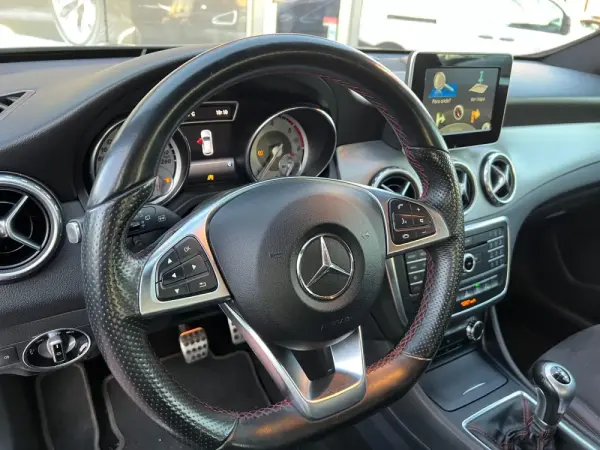 Mercedes-Benz GLA 180 CDi AMG Line 25