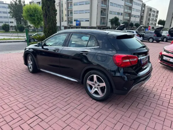Mercedes-Benz GLA 180 CDi AMG Line 31