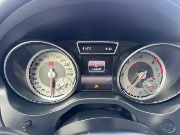 Mercedes-Benz GLA 180 CDi AMG Line 40