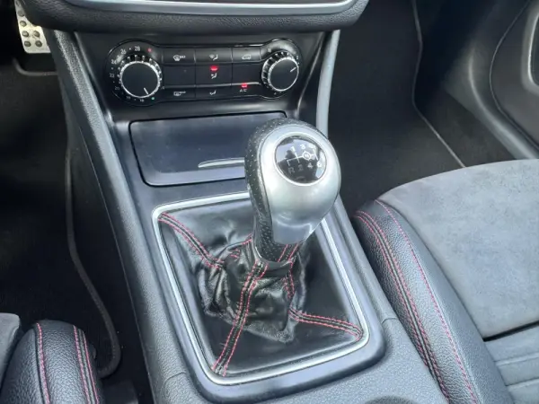 Mercedes-Benz GLA 180 CDi AMG Line 49