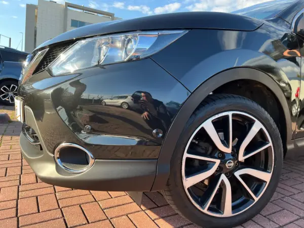 Nissan Qashqai 1.5 dCi Tekna Pele 4