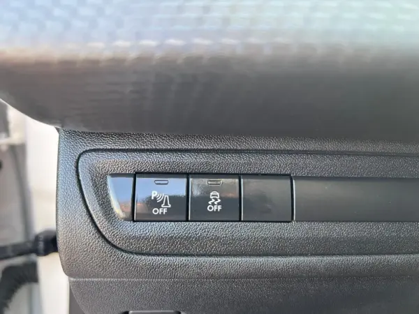 Peugeot 2008 1.2 PureTech Style 12