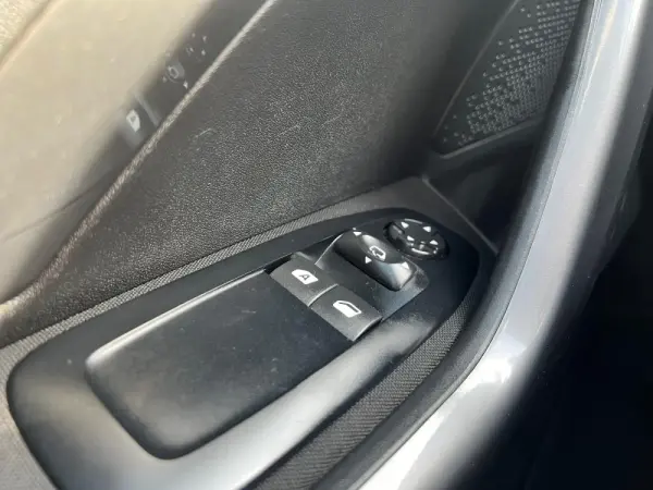 Peugeot 2008 1.2 PureTech Style 13