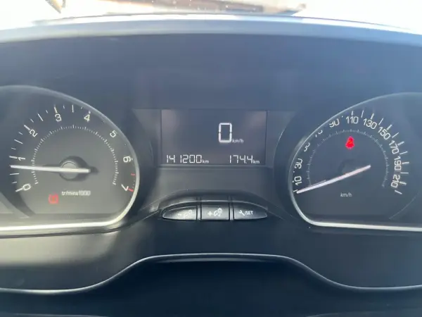 Peugeot 2008 1.2 PureTech Style 14