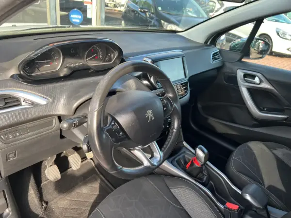 Peugeot 2008 1.2 PureTech Style 21