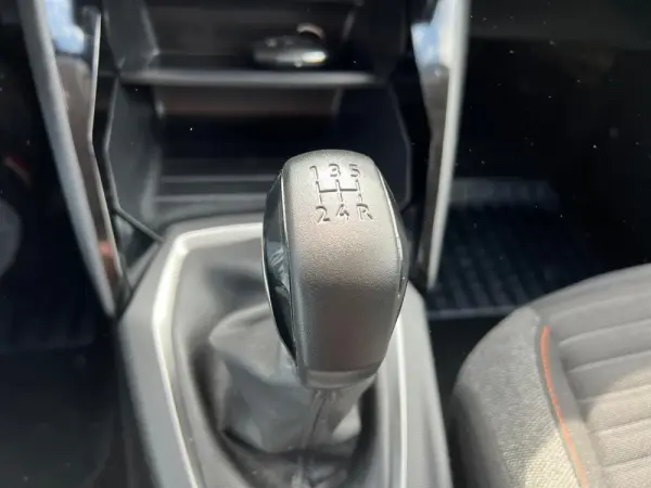 Peugeot 208 1.2 PureTech Active Pack 18