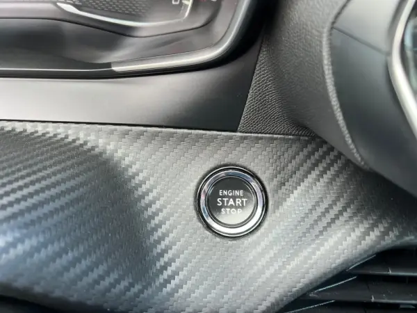 Peugeot 208 1.2 PureTech Active Pack 23