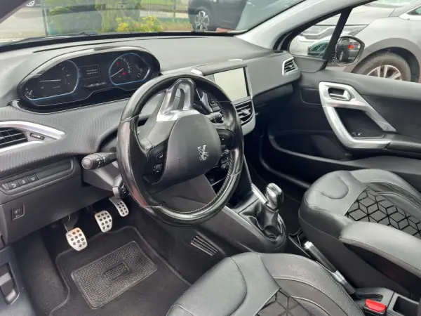 Peugeot 208 1.2 PureTech Allure 10