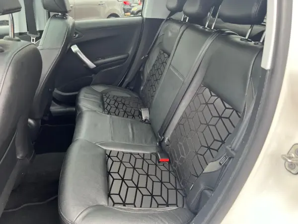 Peugeot 208 1.2 PureTech Allure 12