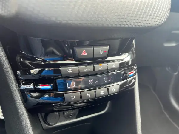 Peugeot 208 1.2 PureTech Allure 25