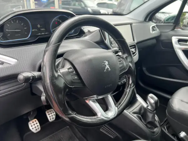 Peugeot 208 1.2 PureTech Allure 28