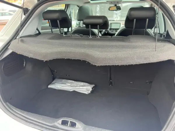 Peugeot 208 1.2 PureTech Allure 31