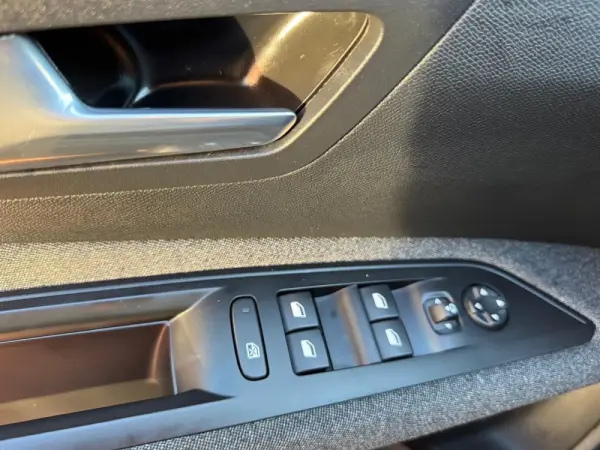 Peugeot 3008 1.2 PureTech Allure 10