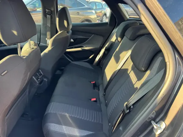 Peugeot 3008 1.2 PureTech Allure 12
