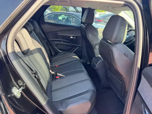 Peugeot 3008 1.6 Hybrid Allure Pack e-EAT8 11