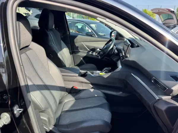 Peugeot 3008 1.6 Hybrid Allure Pack e-EAT8 14