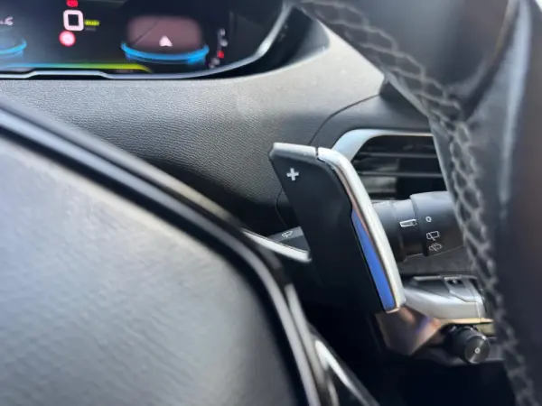 Peugeot 3008 1.6 Hybrid Allure Pack e-EAT8 22