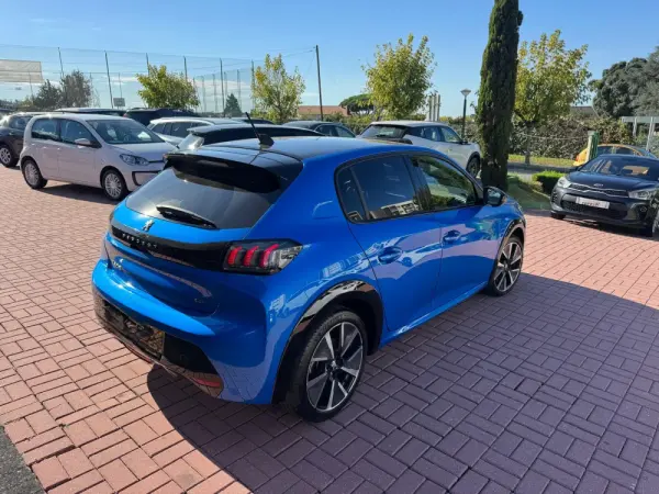 Peugeot e-208 50 kWh GT Pack 26