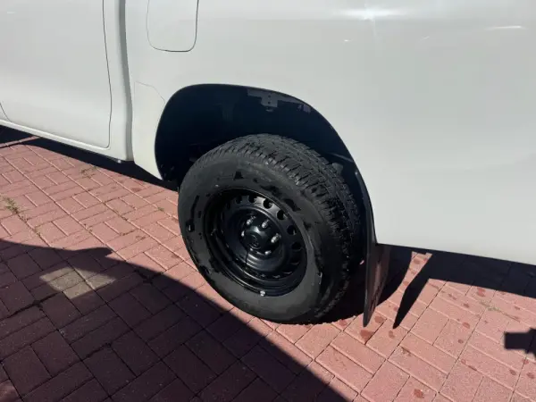 Toyota Hilux 2.4 D-4D 4WD CD CH 4