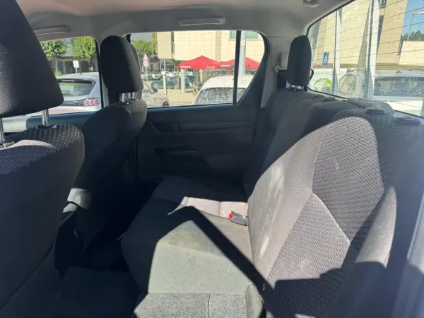 Toyota Hilux 2.4 D-4D 4WD CD CH 5