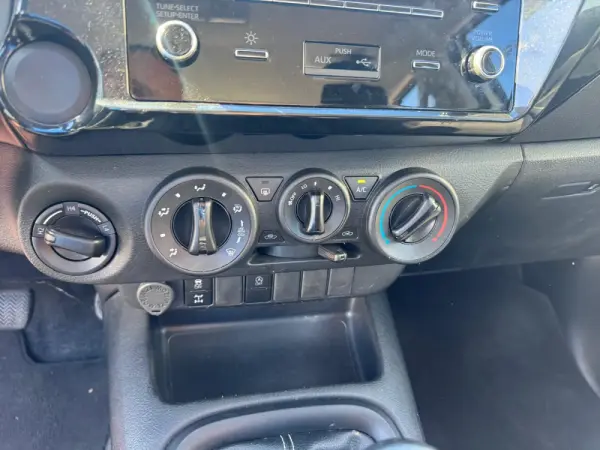 Toyota Hilux 2.4 D-4D 4WD CD CH 10