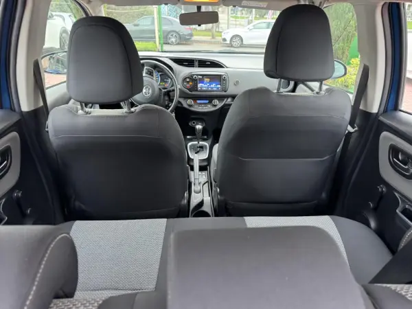 Toyota Yaris 1.5 HSD Comfort+Navi 12