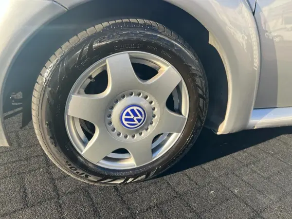 Volkswagen New Beetle 1.9 TDi Highline 8