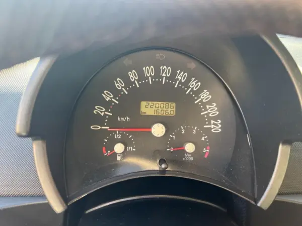 Volkswagen New Beetle 1.9 TDi Highline 12