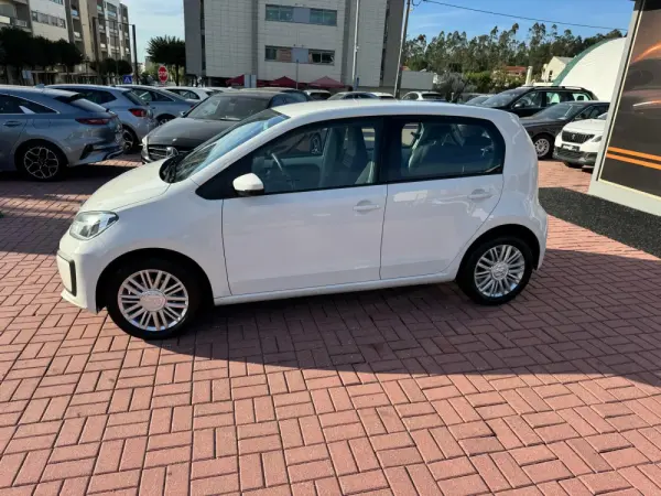 Volkswagen Up! 1.0 Move Up! Auto 3