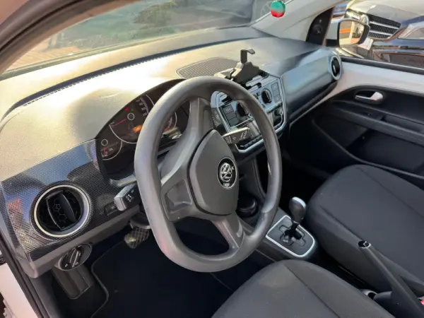 Volkswagen Up! 1.0 Move Up! Auto 6