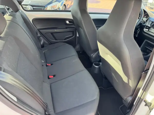 Volkswagen Up! 1.0 Move Up! Auto 15