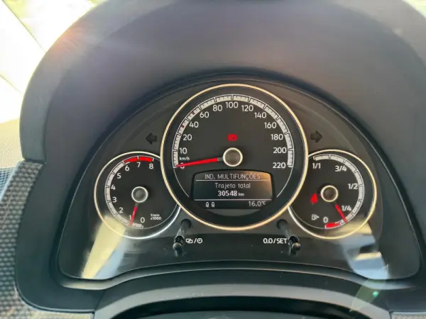 Volkswagen Up! 1.0 Move Up! Auto 16