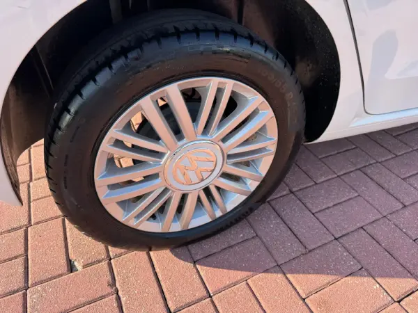 Volkswagen Up! 1.0 Move Up! Auto 19