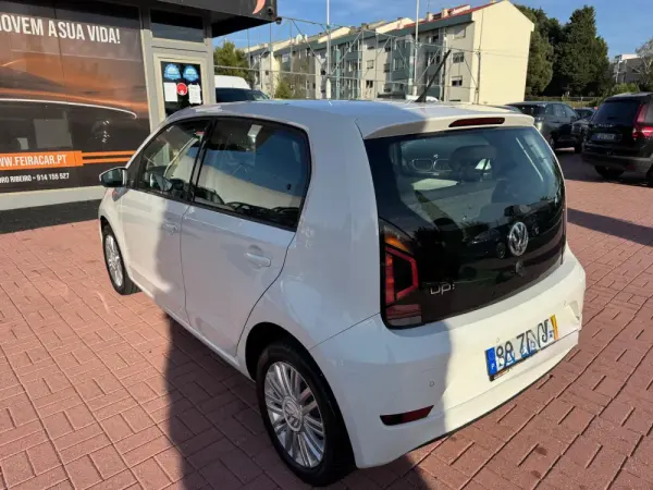 Volkswagen Up! 1.0 Move Up! Auto 21