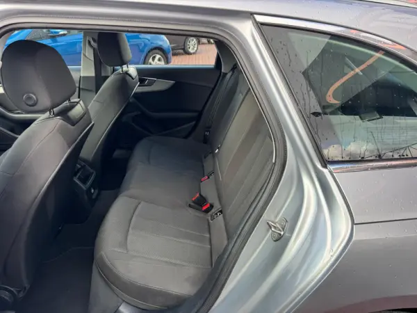 Audi A4 Avant 35 TDI S tronic 9